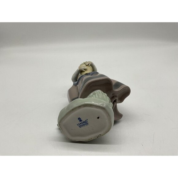 Vintage Lladro Spring Is Here Girl With Basket of Flowers 6.75" Figurine #5223 - Picture 16 of 16